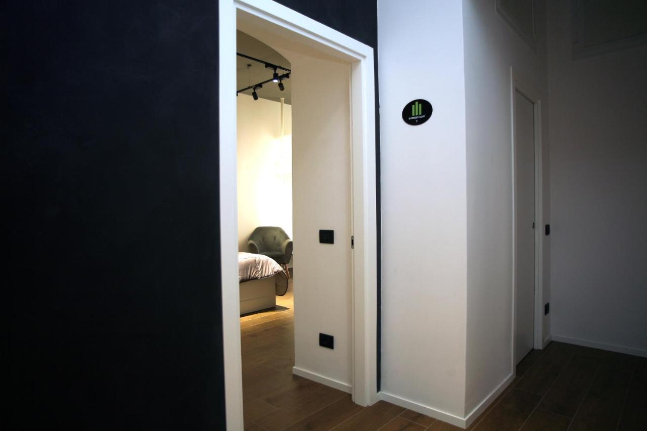 Business Home Via Isonzo B&B Фоджа Екстериор снимка